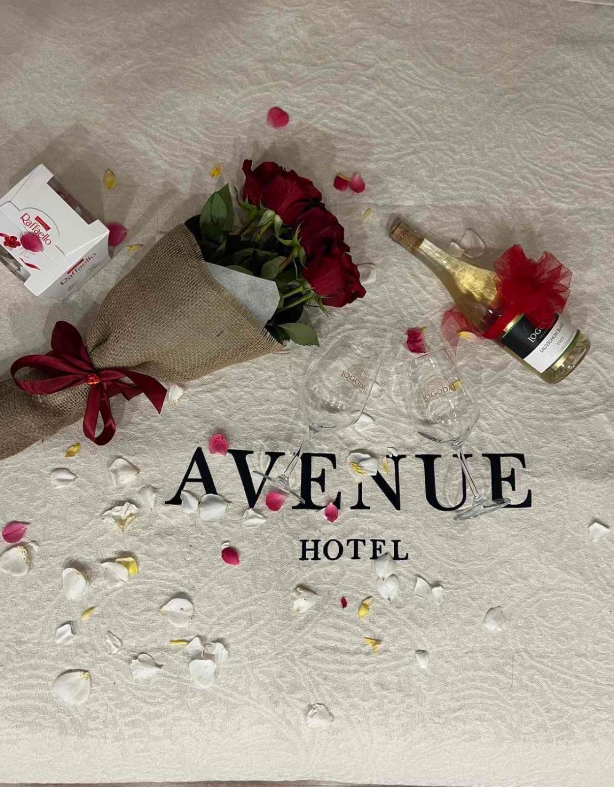 רבדה Hotel Avenue מראה חיצוני תמונה