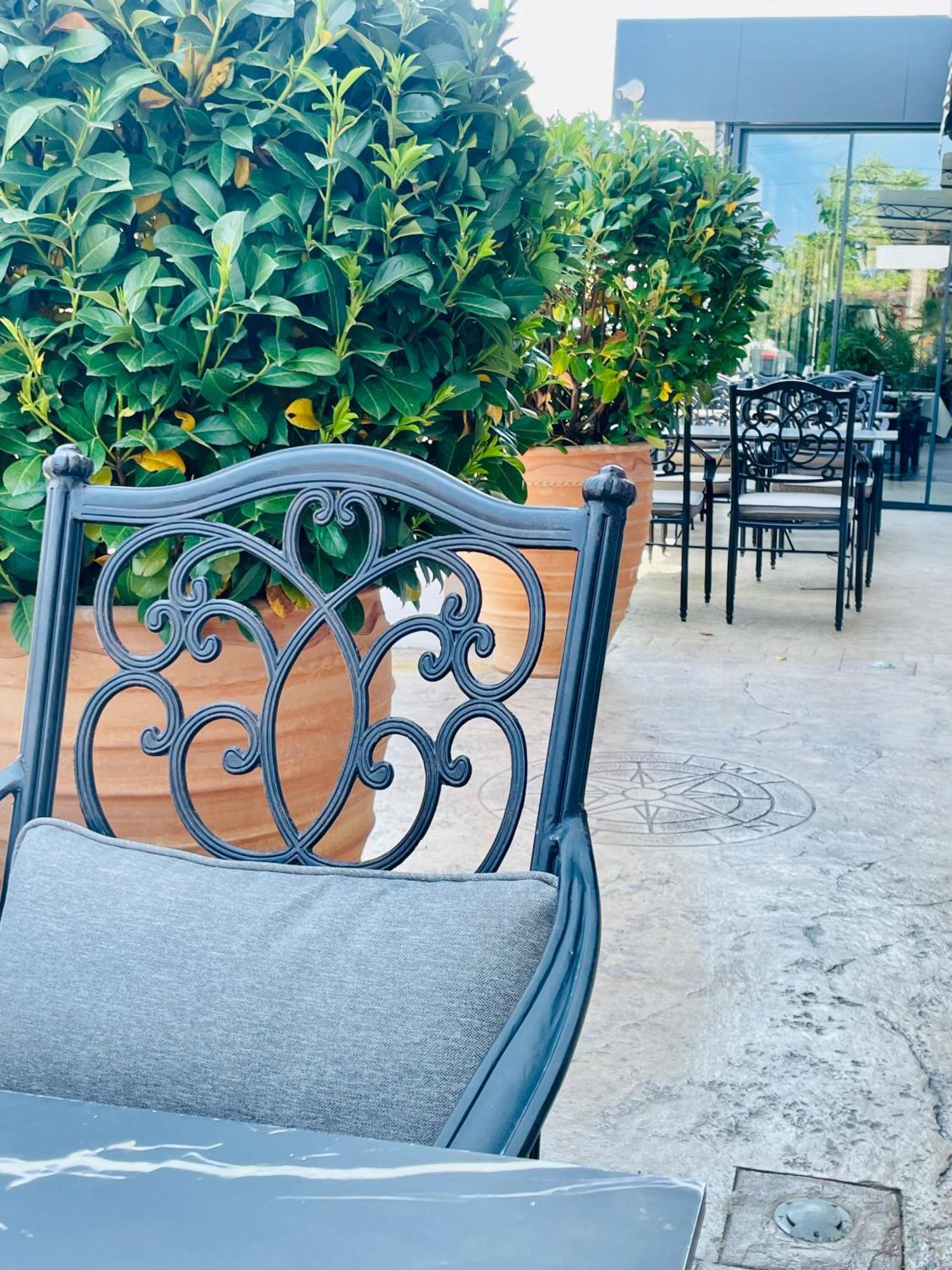 רבדה Hotel Avenue מראה חיצוני תמונה